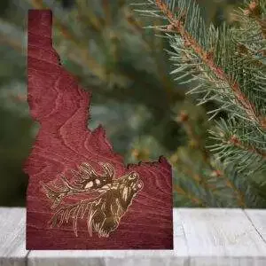 Idaho Sign – Rustic Home Decor with Elk Head, Perfect Gift for Idaho Lovers & Nature Enthusiasts – Red Stain