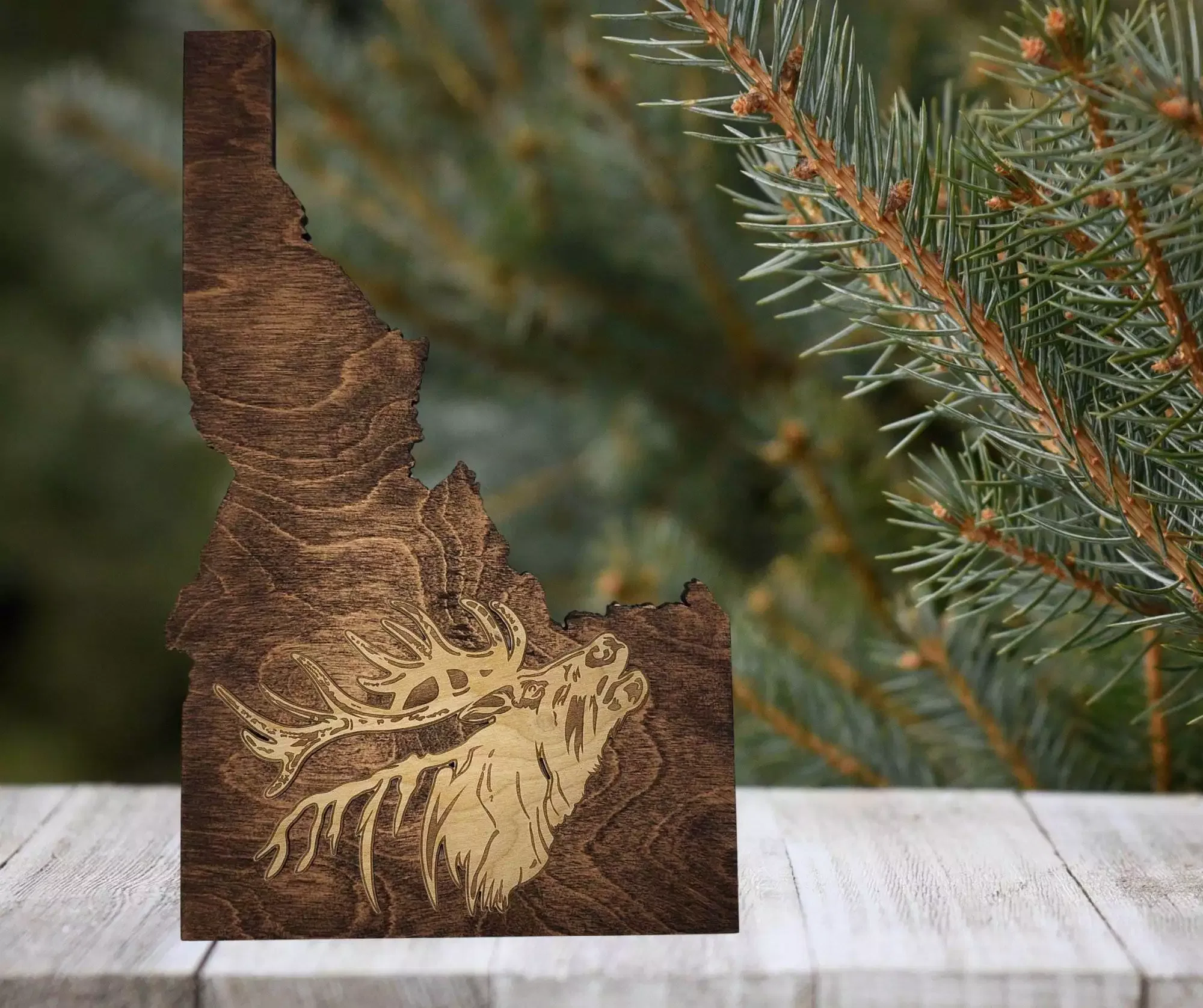 Idaho Sign - Rustic Home Decor with Elk Head, Perfect Gift for Idaho Lovers & Nature Enthusiasts - Walnut Stain