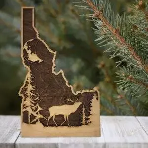 Idaho Sign – Rustic Home Decor with Forest Scene, Perfect Gift for Idaho Lovers & Nature Enthusiasts – Walnut Planked Stain