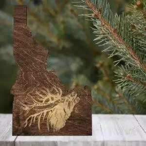 Idaho Sign – Rustic Home Decor with Elk Head, Perfect Gift for Idaho Lovers & Nature Enthusiasts – Walnut Plank Stain